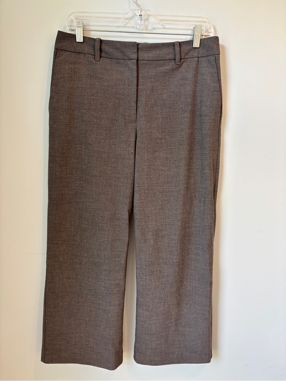 Ann Taylor Gray "Minimalist Chic" Cropped Ankle Dress Pants - Size 6
